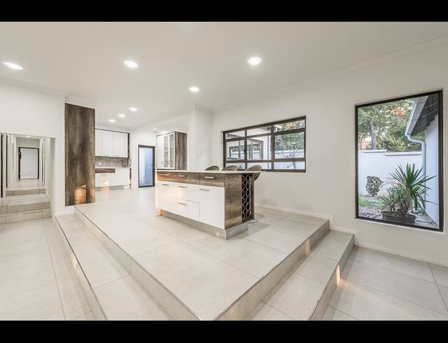 4 BEDROOM FREEHOLD SOLD IN GALLO MANOR